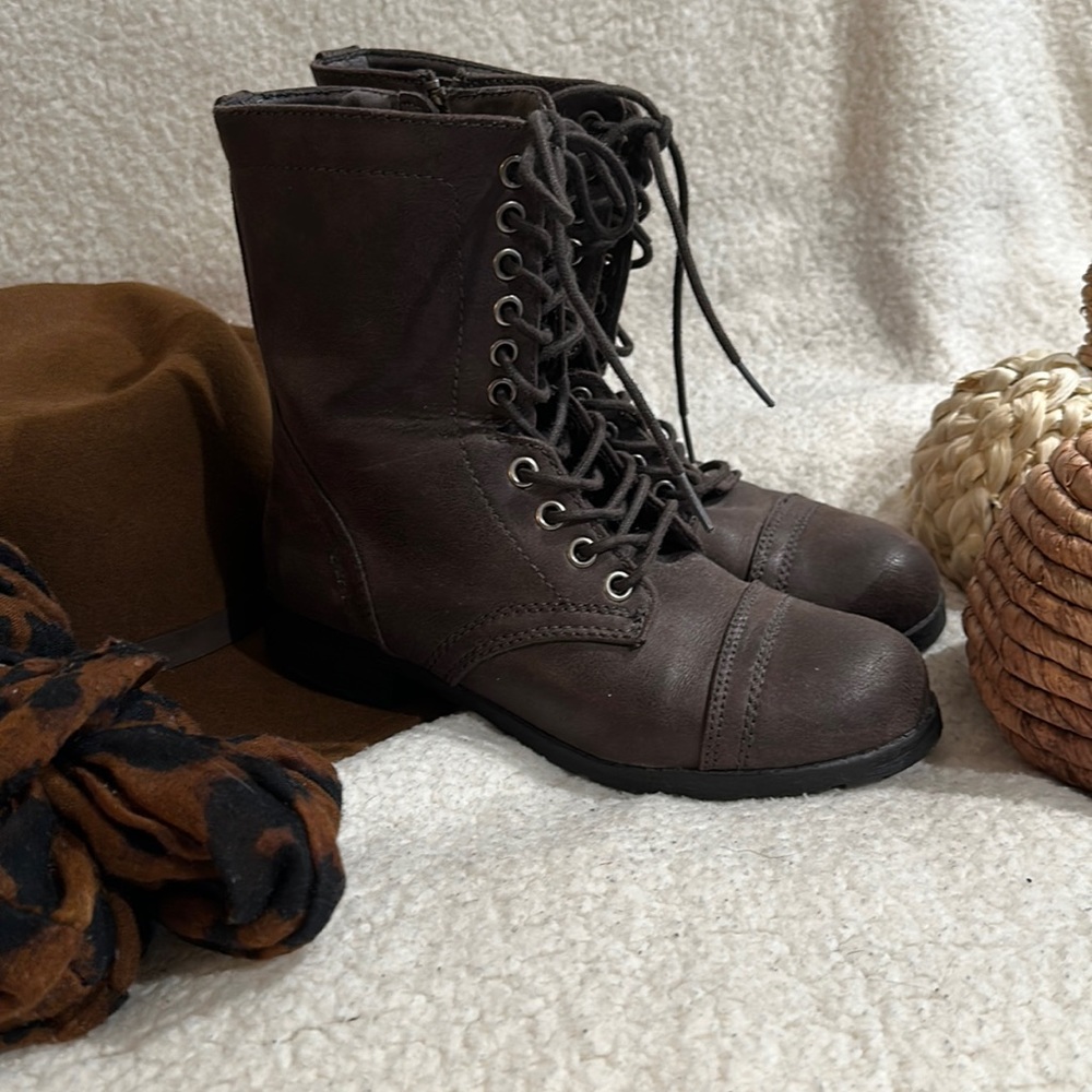 EXPRESS | Brown Lace Up Booties | 6 - Picture 7 of 7